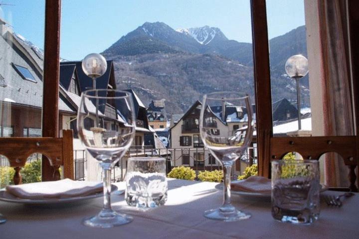 Hosteria Catalana Bossost Exterior photo