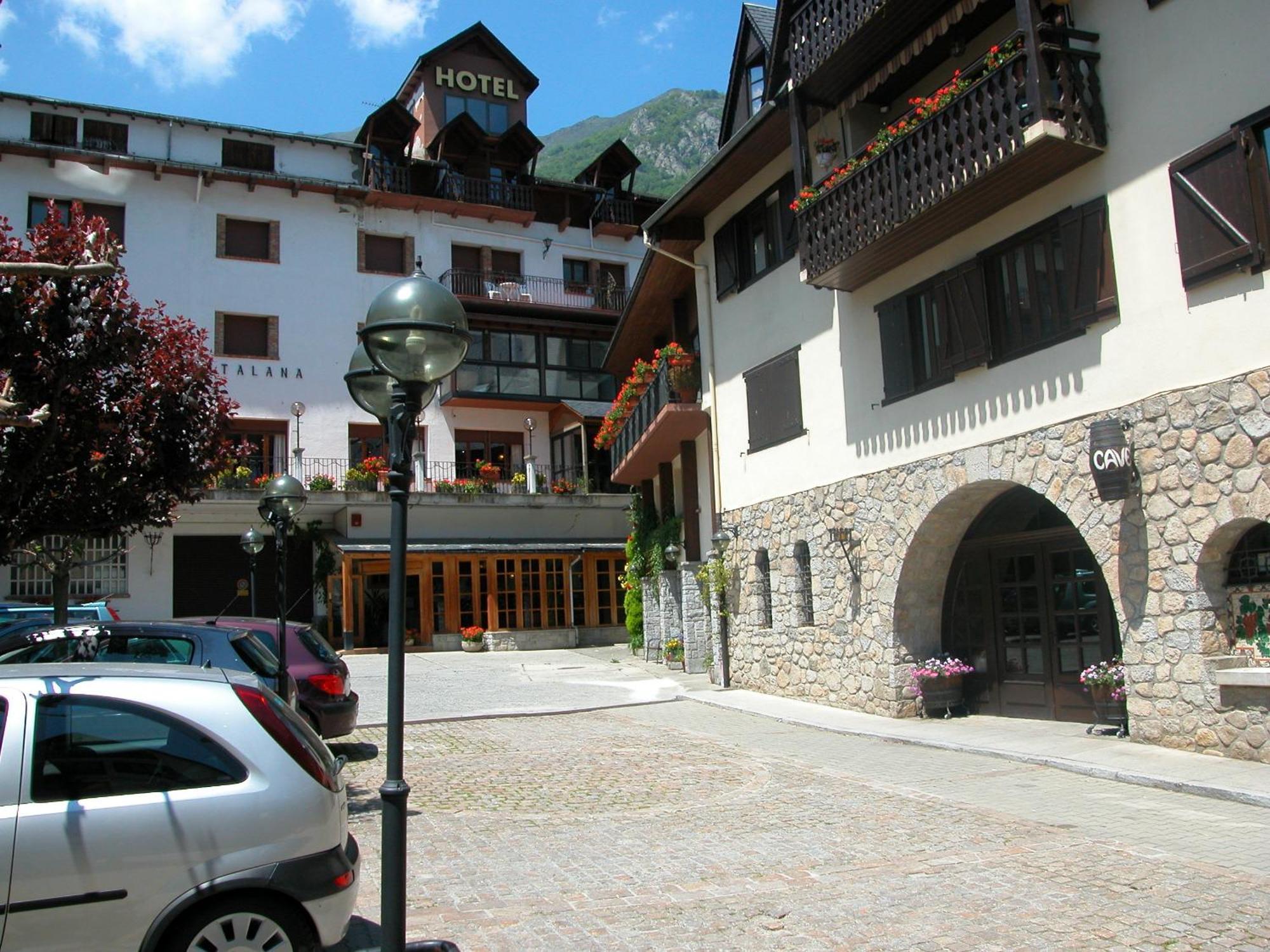 Hosteria Catalana Bossost Exterior photo