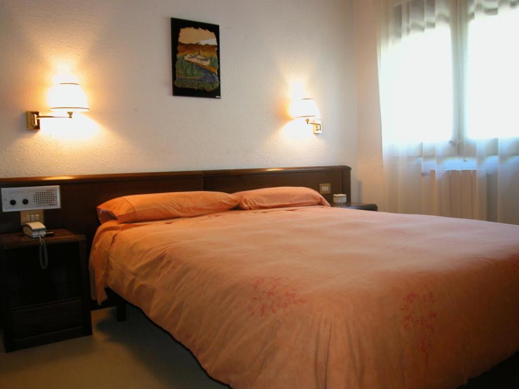 Hosteria Catalana Bossost Exterior photo