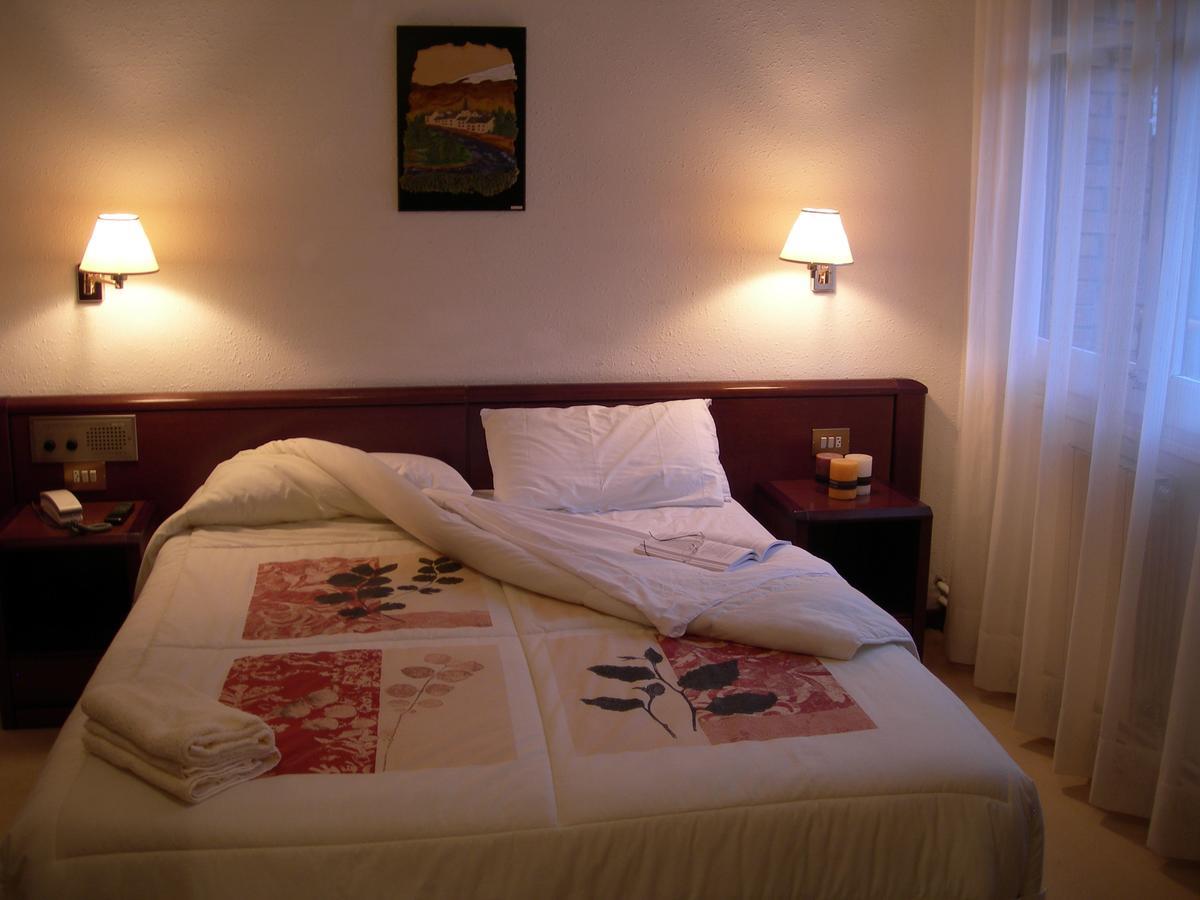 Hosteria Catalana Bossost Exterior photo